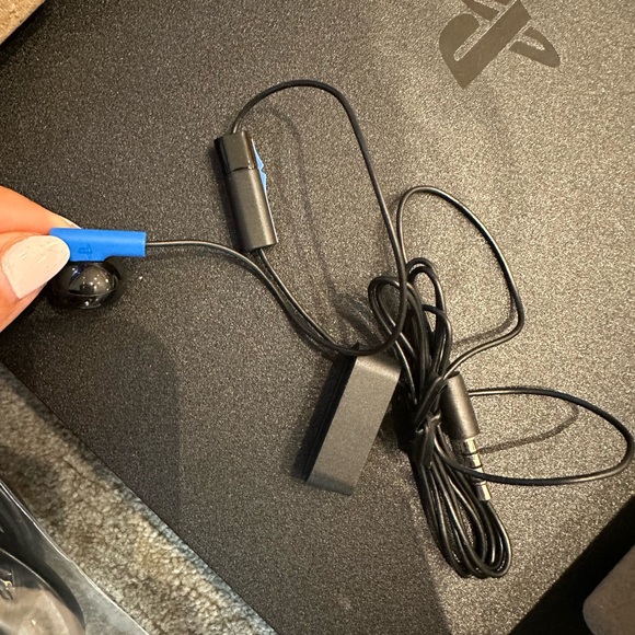 PS4 Console - Picture 10 of 11